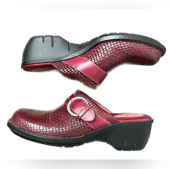 Clarks Burgundy Basketweave Leather Mule Clog Slip on Artisan Collection 8.5 - Picture 1 of 6